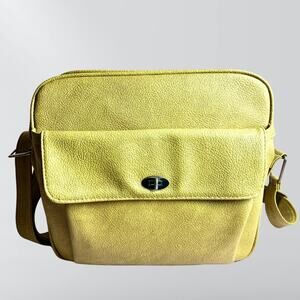 Vintage Royal Traveller Medalist Mustard Yellow Carrying Case